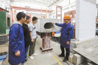 他用算法搭建未来“地下城”