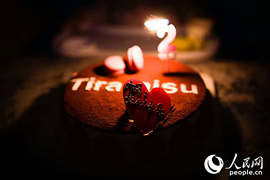 幸福感与危机感并存 甜食如何给人带来双重体验？