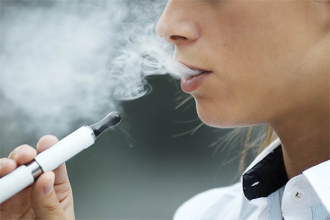电子烟比吸烟更健康？尿液给了我们答案