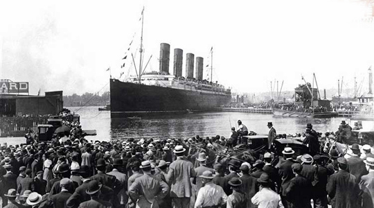 泰坦尼克号出航实况图。（网络图）